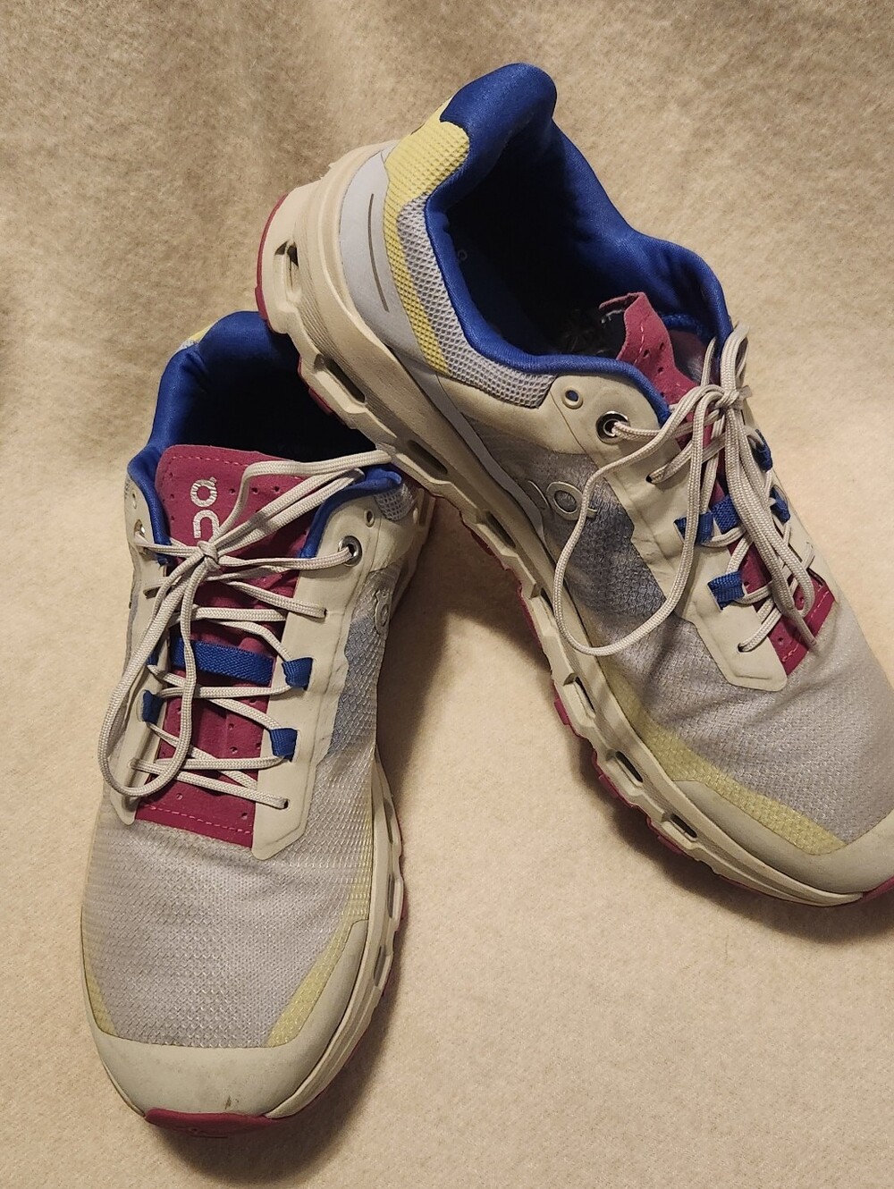 On Cloud Helion Women's Sneakers - Cream, Purple, Blue
